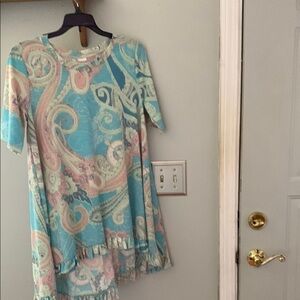 Casual Blue and Pink Top with Vibrant Style new never worn